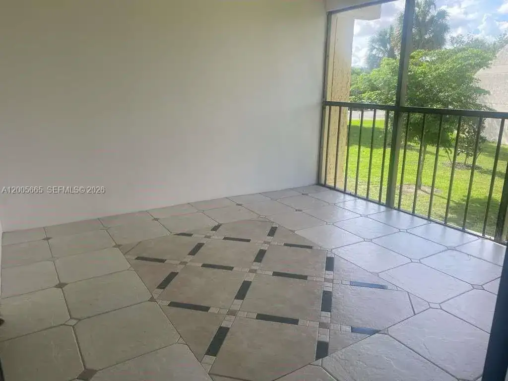 220 Lakeview Dr # 203, Weston FL 33326 photo 3