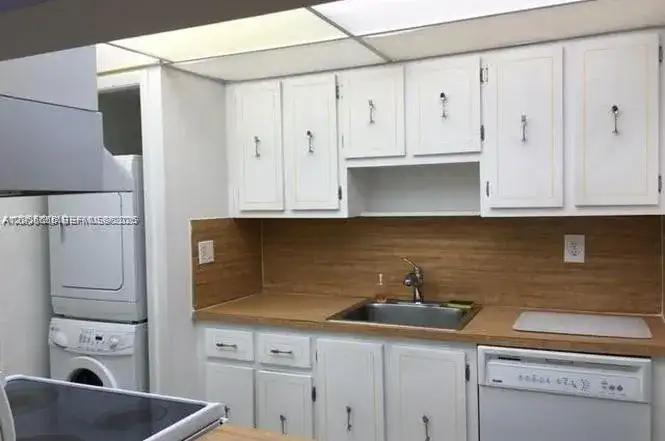220 Lakeview Dr # 203, Weston FL 33326 photo 5
