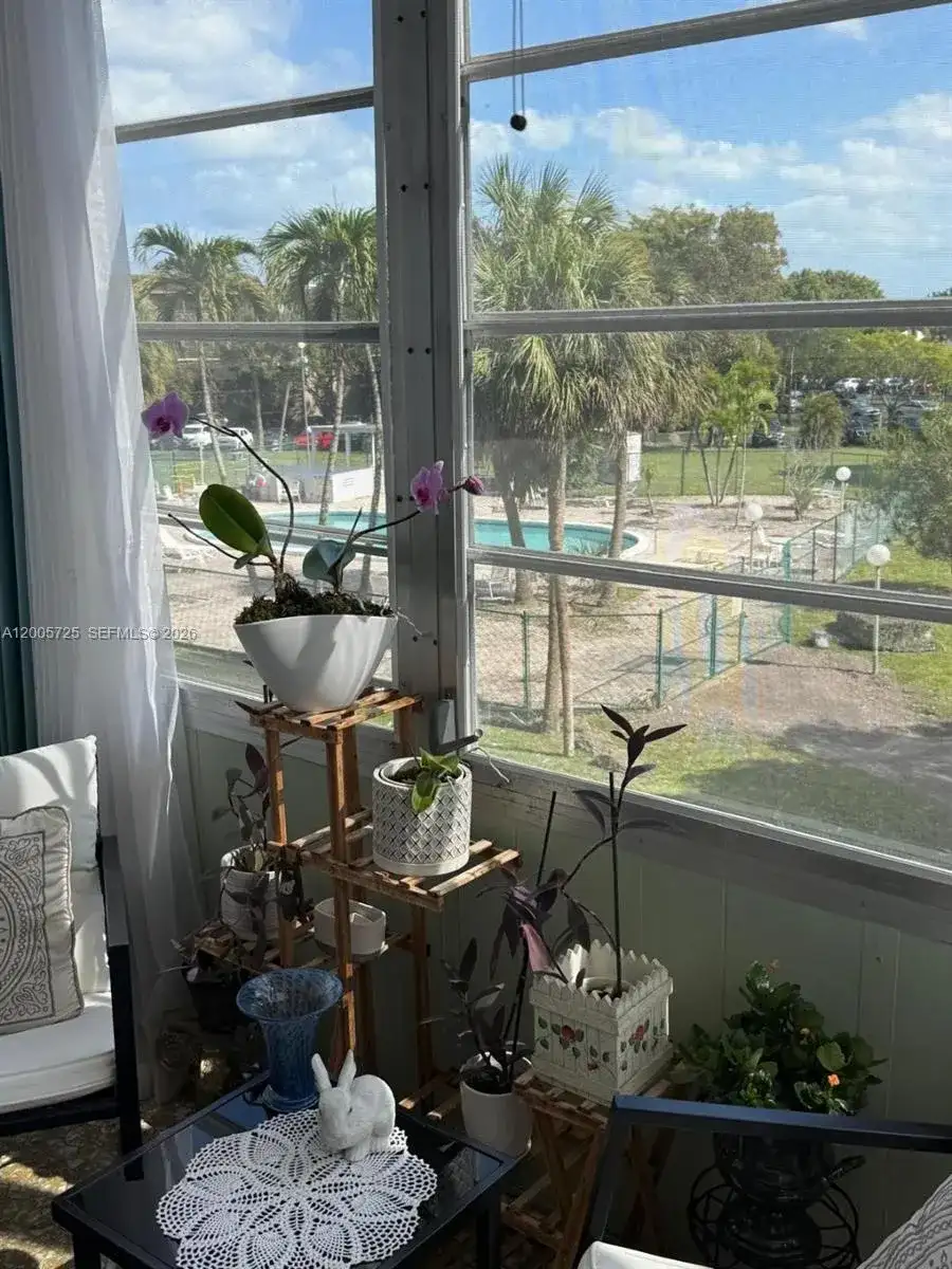 447 NE 195th St # 310, Miami FL 33179 photo 3