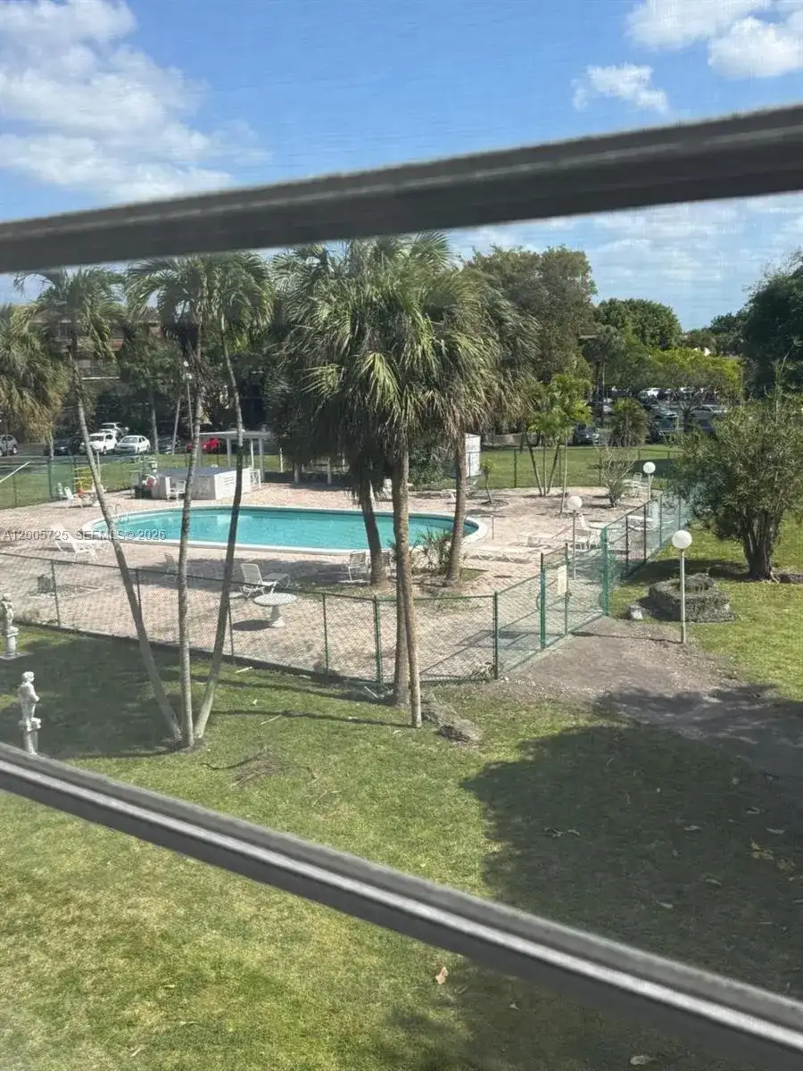 447 NE 195th St # 310, Miami FL 33179 photo 5