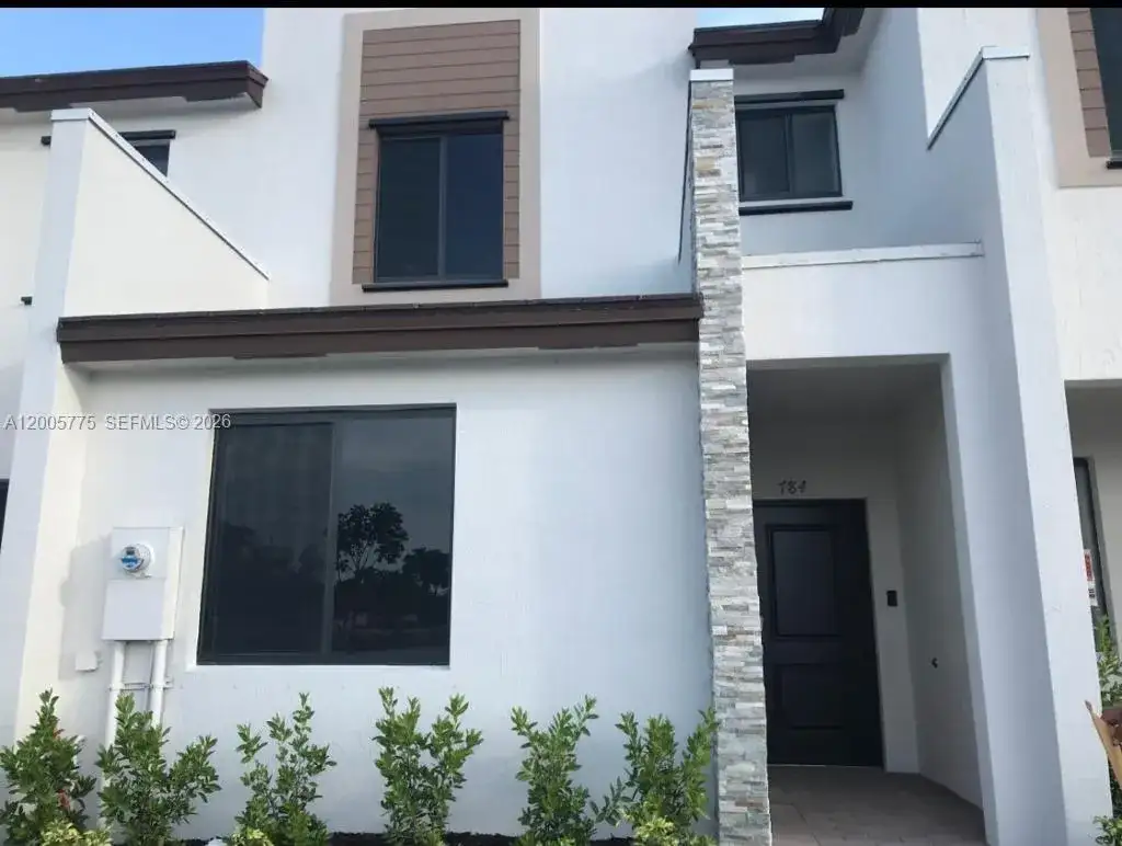 784 NE 206th Ter # 784, Miami FL 33179 photo 2