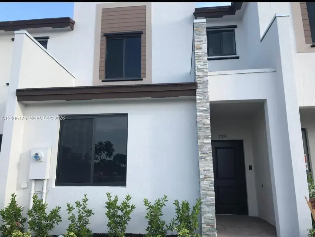 784 NE 206th Ter, Miami FL 33179