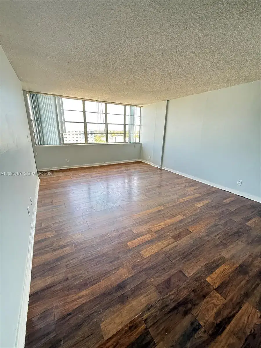 2025 NE 164th St # 1007, North Miami Beach FL 33162