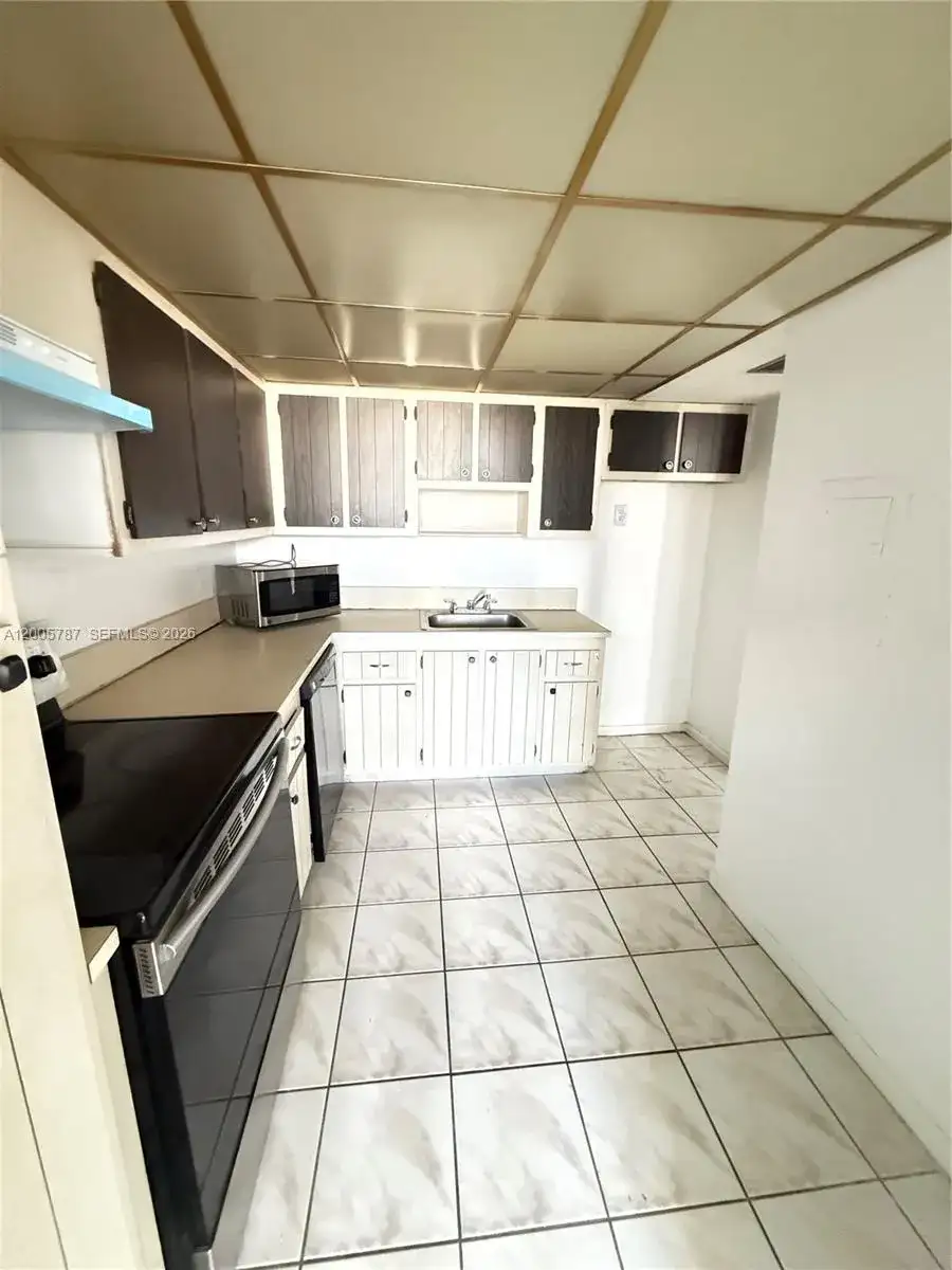 2025 NE 164th St # 1007, North Miami Beach FL 33162 photo 2