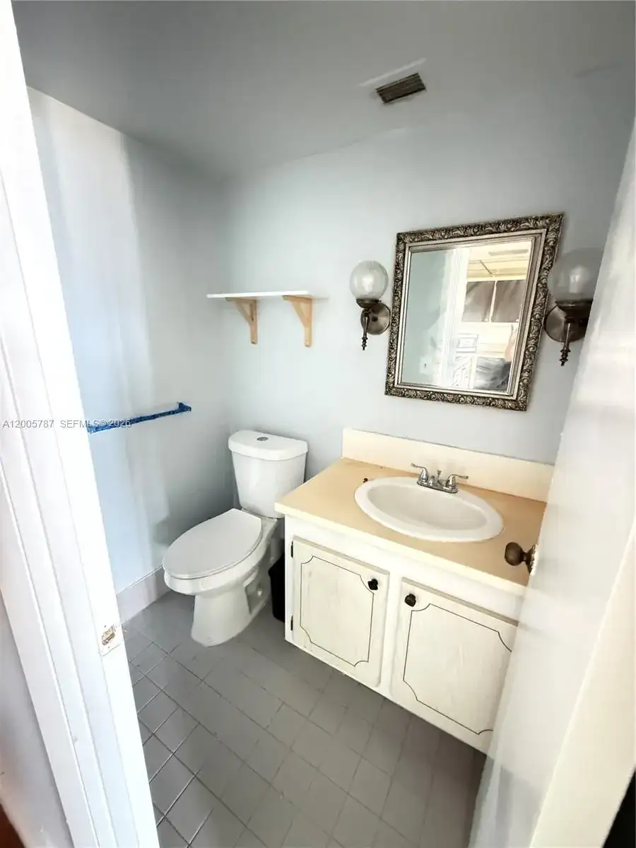 2025 NE 164th St # 1007, North Miami Beach FL 33162 photo 5
