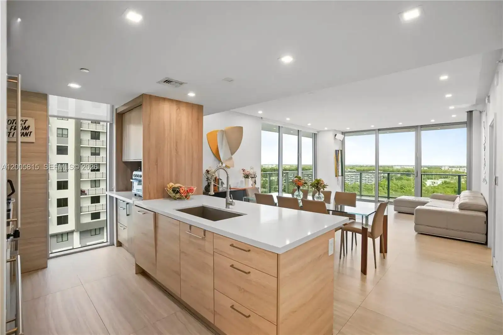 16385 Biscayne Blvd, North Miami Beach FL 33160