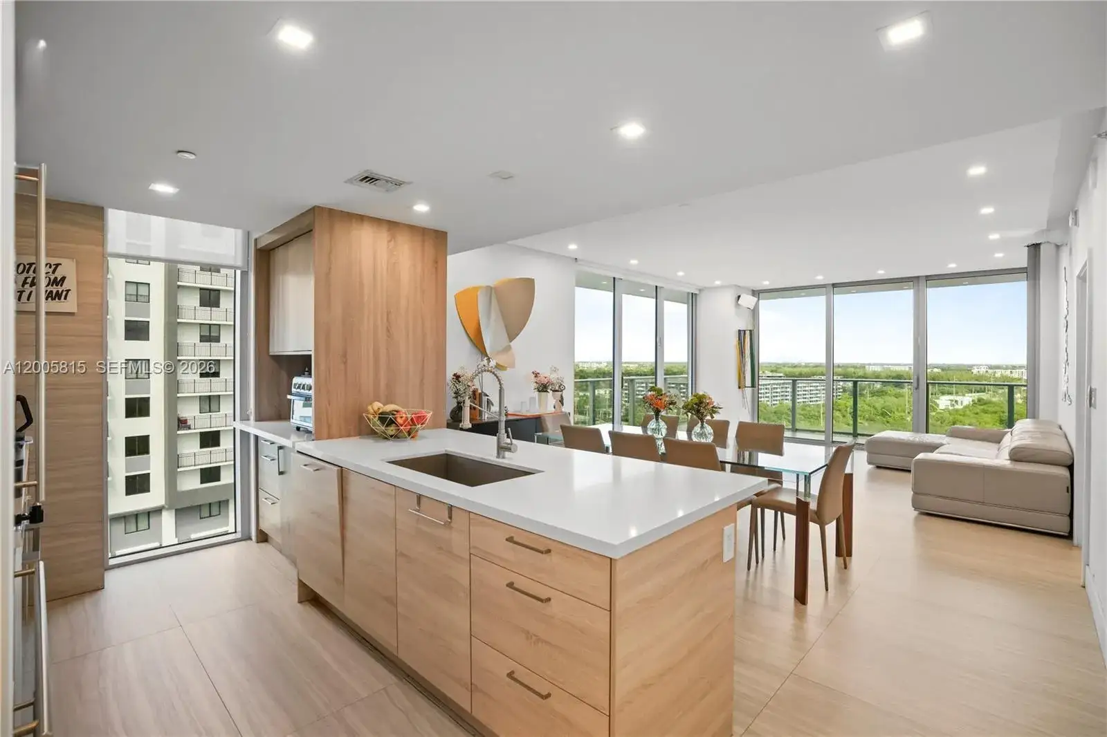 16385 Biscayne Blvd, North Miami Beach FL 33160