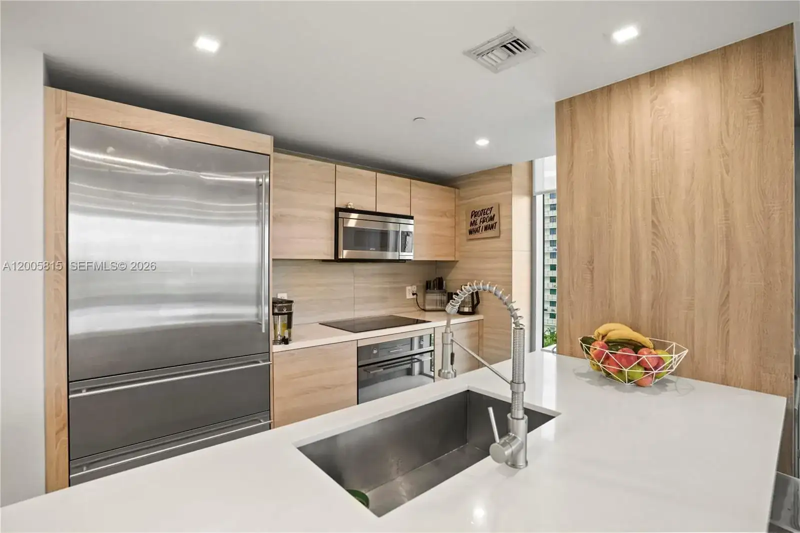 16385 Biscayne Blvd, North Miami Beach FL 33160 photo 4