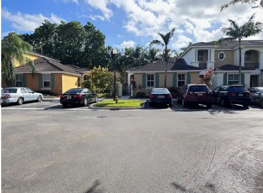 4268 NE 9th St, Homestead FL 33033