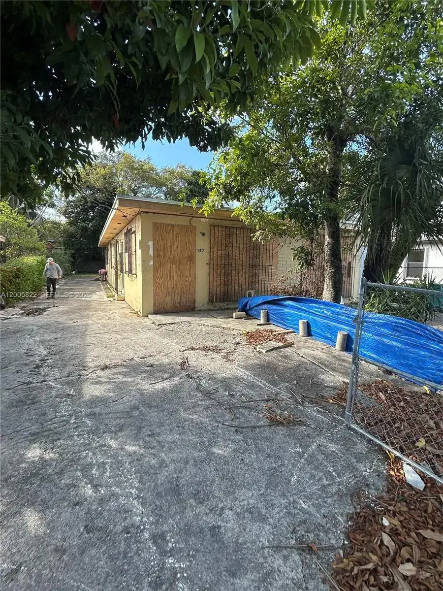 1780 NW 15th St, Miami FL 33125 photo 2