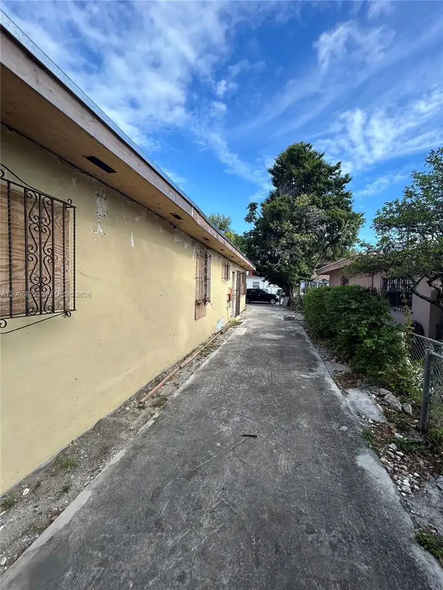 1780 NW 15th St, Miami FL 33125 photo 5