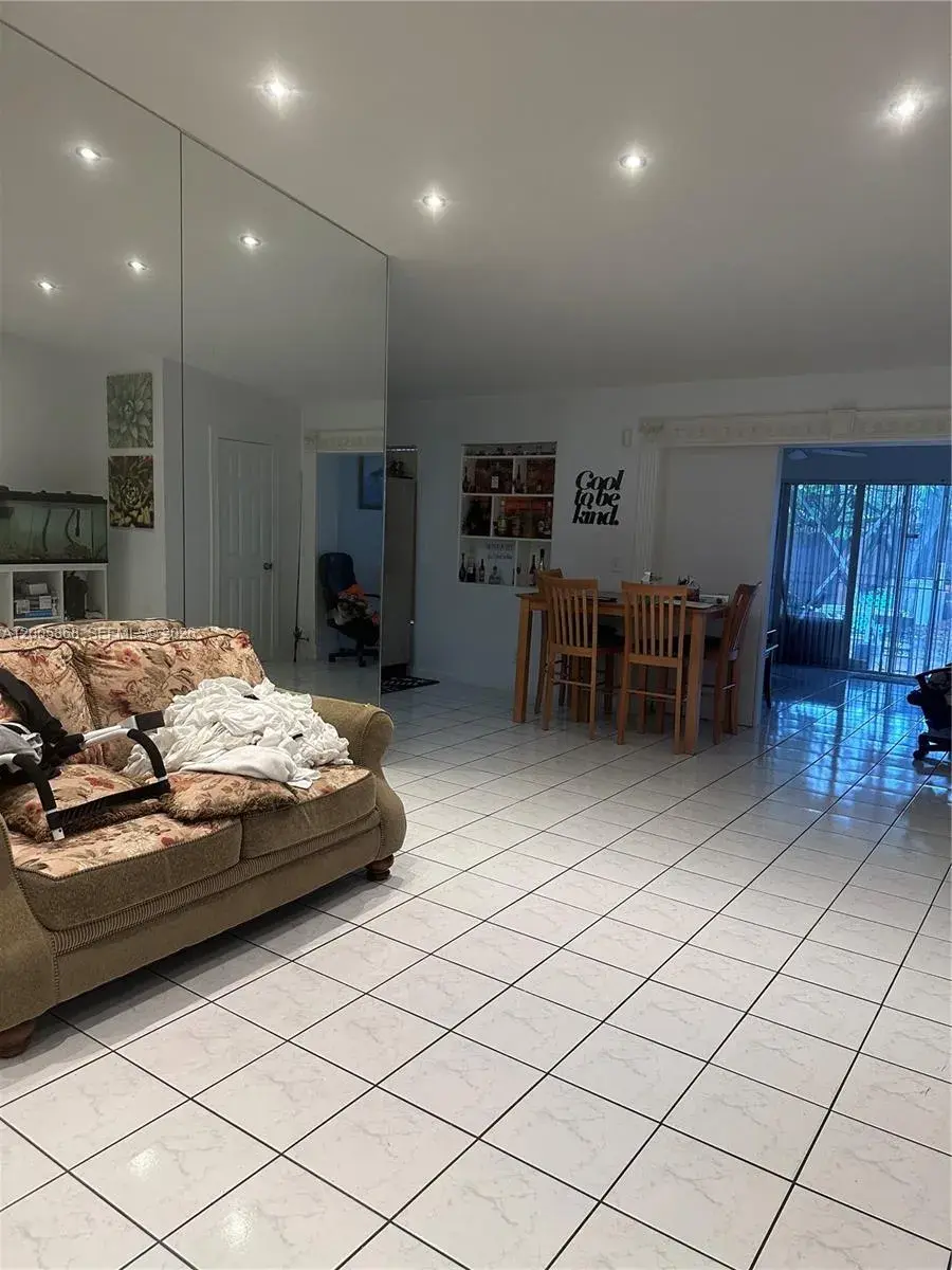 2733 NW 204th Ln, Miami Gardens FL 33056