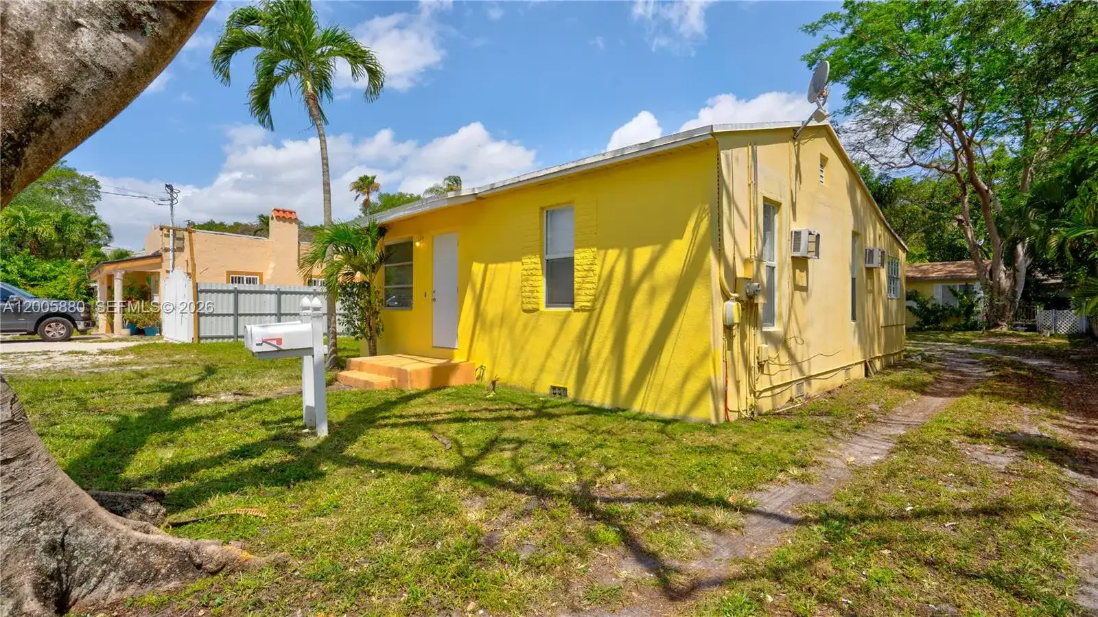 1085 NE 128th St, North Miami FL 33161 photo 2