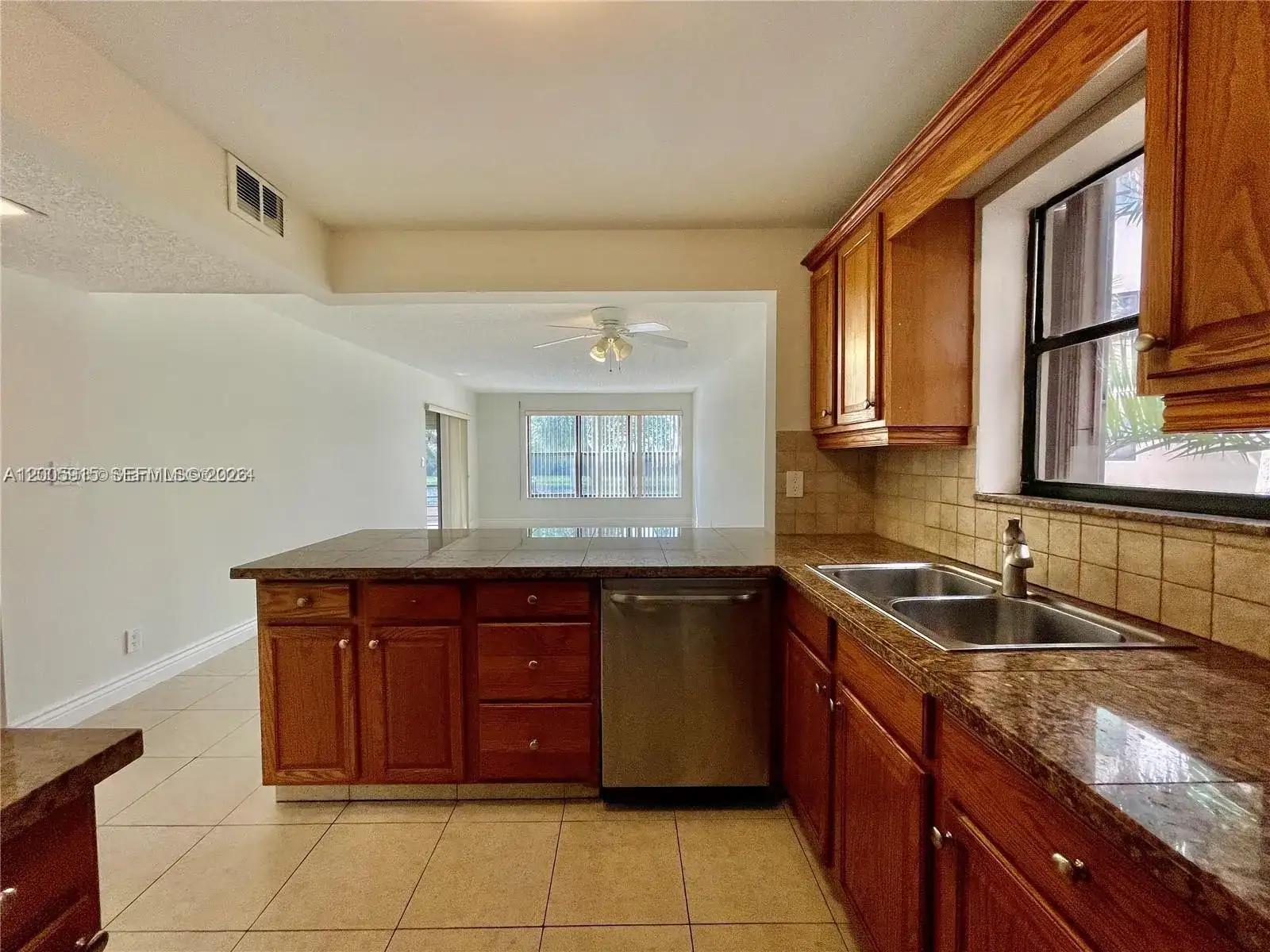 2320 S Cypress Bend Dr # 204, Pompano Beach FL 33069 photo 5