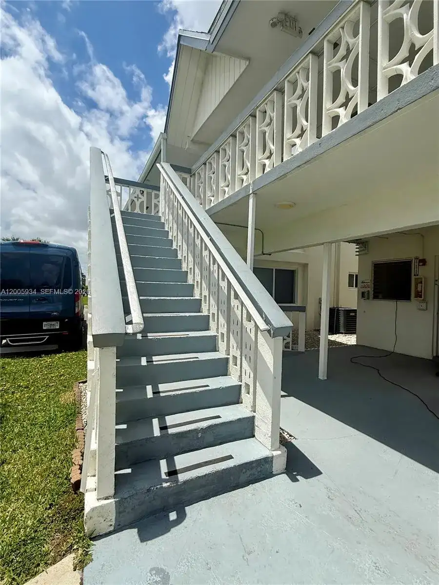 11 NE 204th St # 23, Miami Gardens FL 33179 photo 3