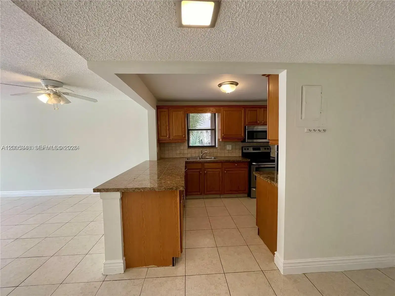 2320 S Cypress Bend Dr # 204, Pompano Beach FL 33069 photo 2