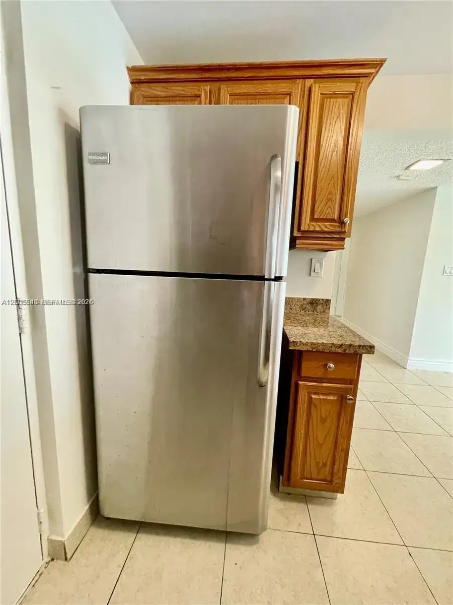 2320 S Cypress Bend Dr # 204, Pompano Beach FL 33069 photo 4
