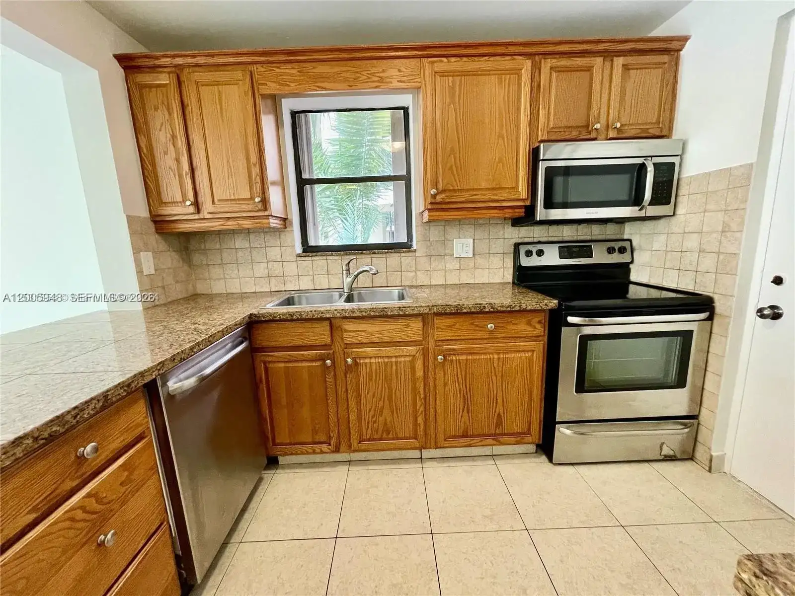 2320 S Cypress Bend Dr # 204, Pompano Beach FL 33069 photo 5