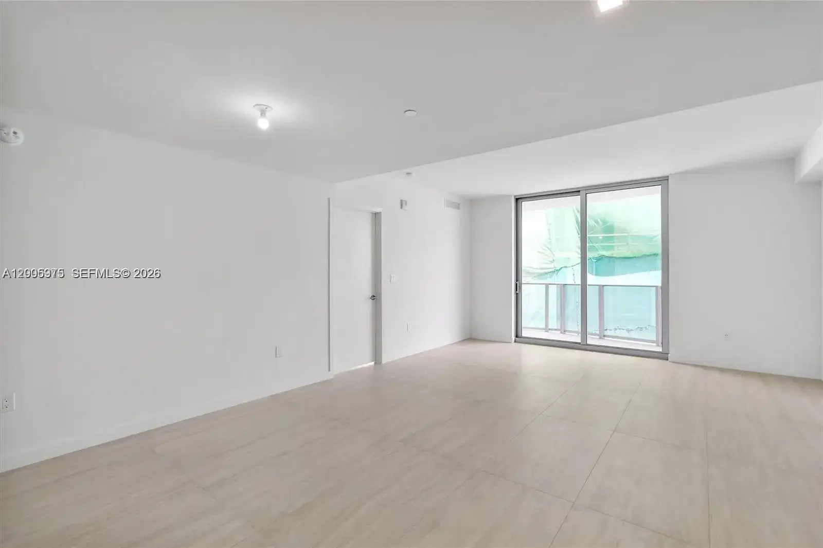 77 SE 5th St # 4106, Miami FL 33131 photo 3