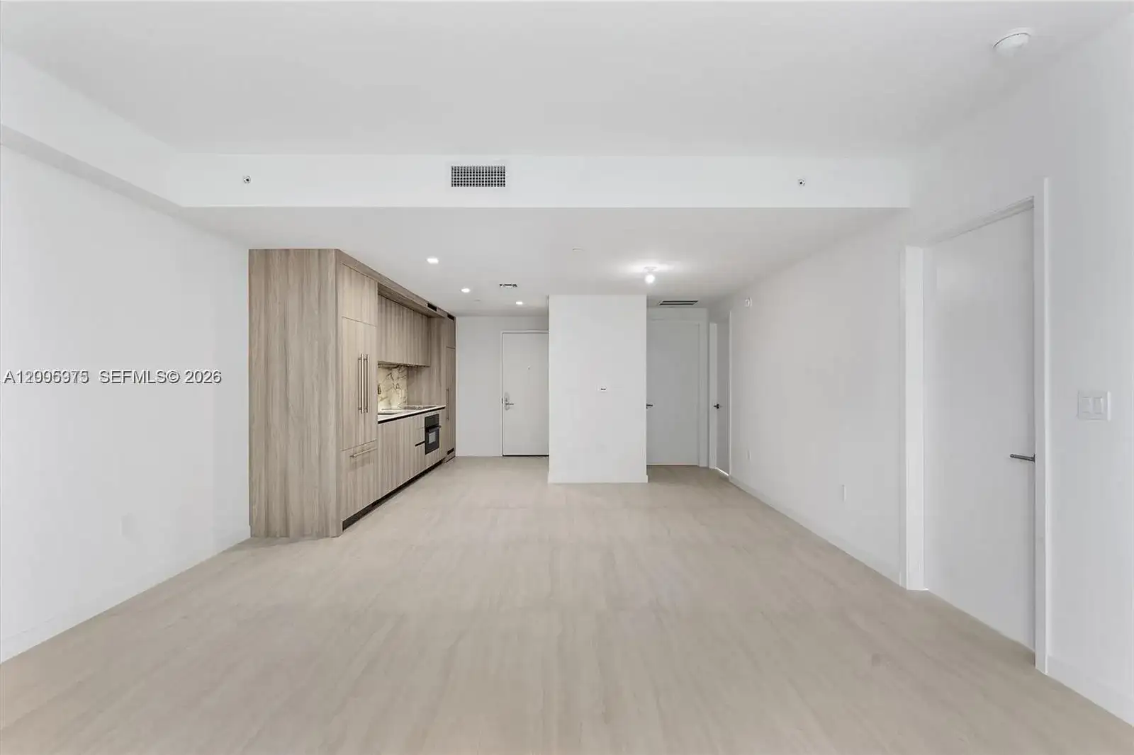 77 SE 5th St # 4106, Miami FL 33131 photo 5