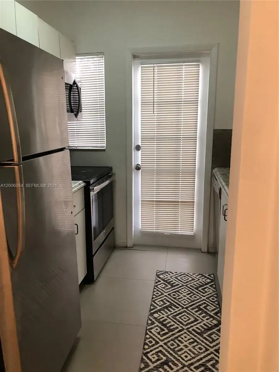 911 Meridian Ave # 105, Miami Beach FL 33139 photo 3