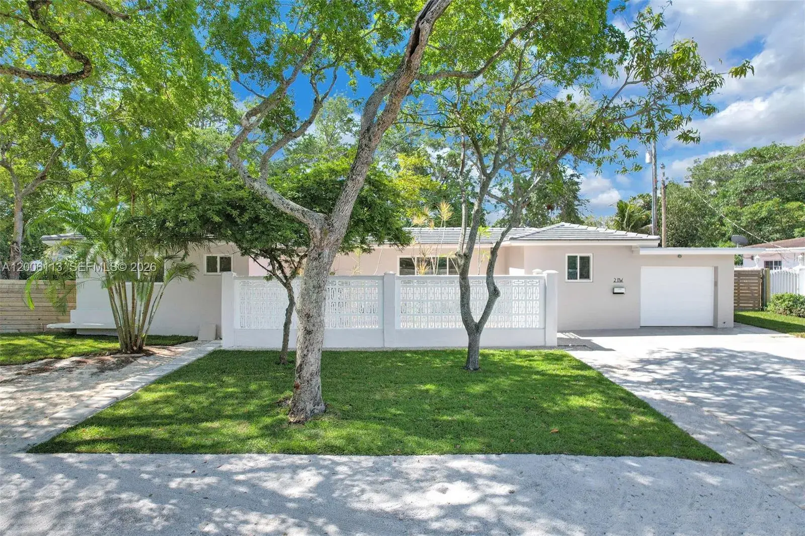 2 NW 89th St, El Portal FL 33150