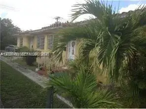 8960 NE 2nd Ave # 1, El Portal FL 33138 photo 3