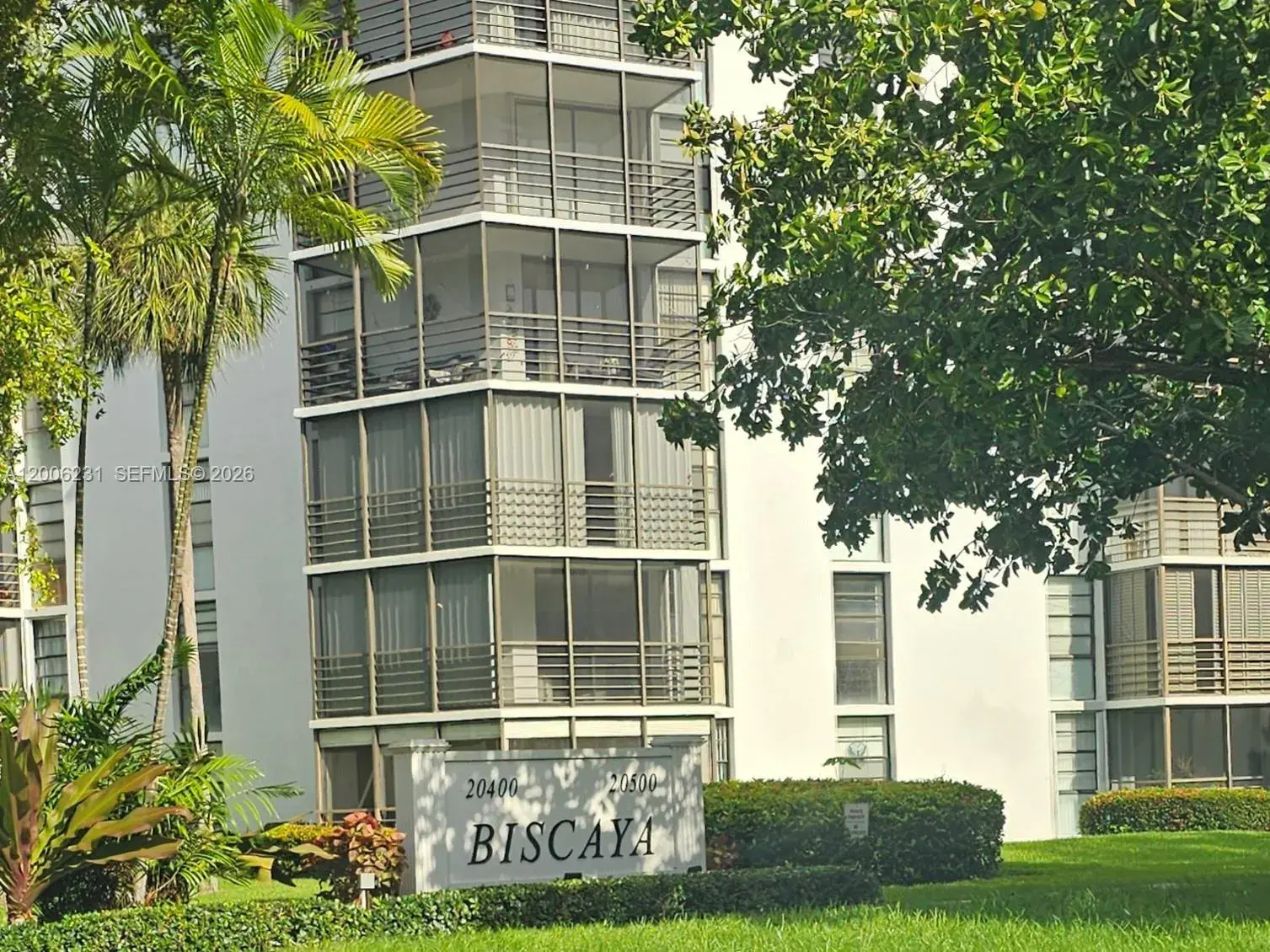 20400 W Country Club Dr # 315, Aventura FL 33180