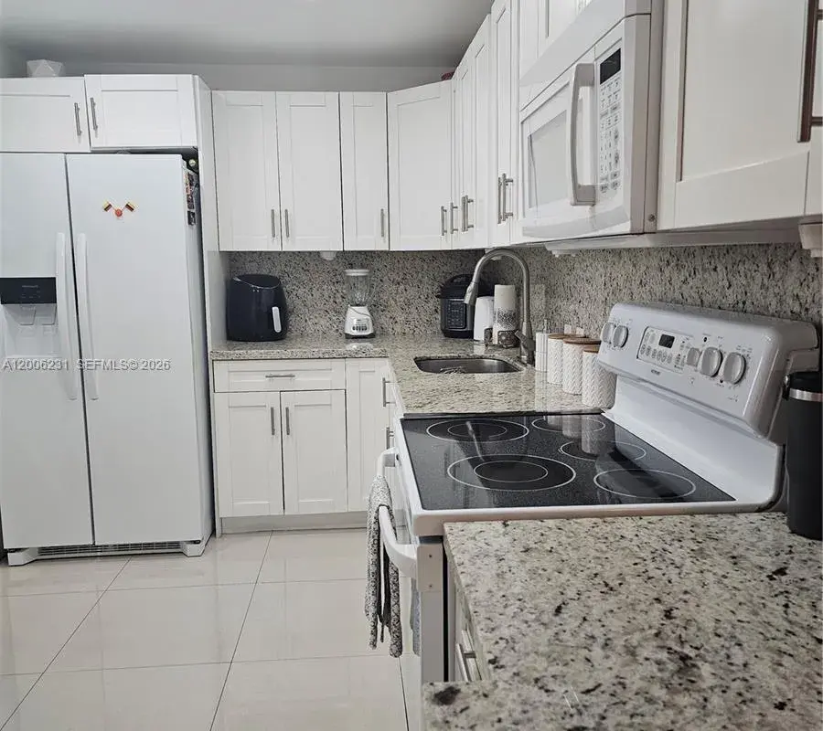 20400 W Country Club Dr # 315, Aventura FL 33180