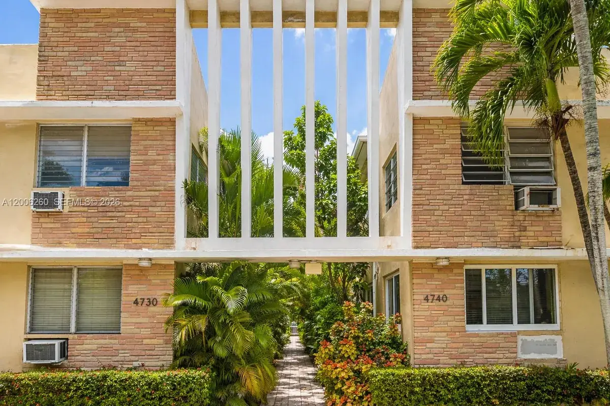 4740 Pine Tree Dr # 20, Miami Beach FL 33140