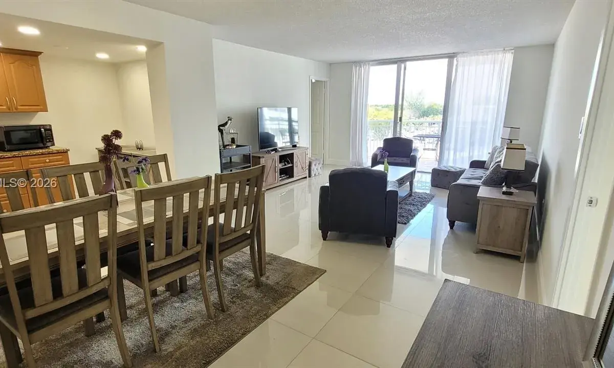 18011 Biscayne Blvd # 402, Aventura FL 33160