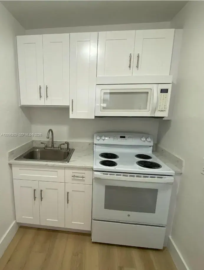 3669 Thomas Ave # 9, Miami FL 33133