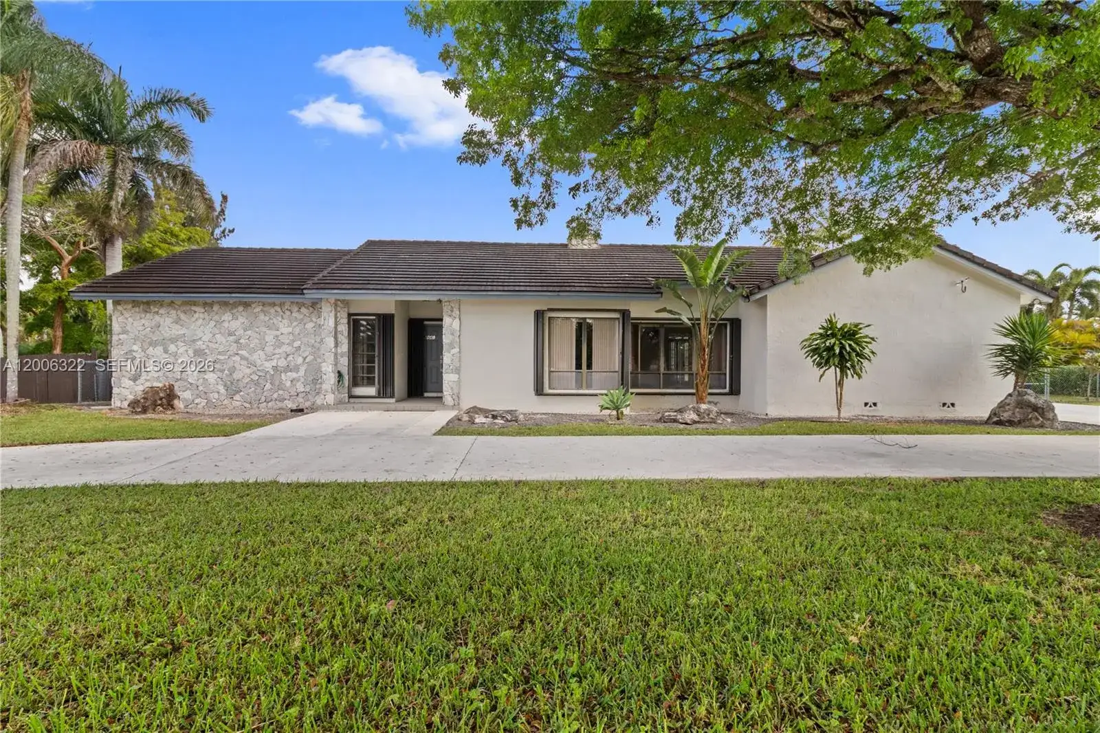 15941 SW 252nd St, Homestead FL 33031 photo 2