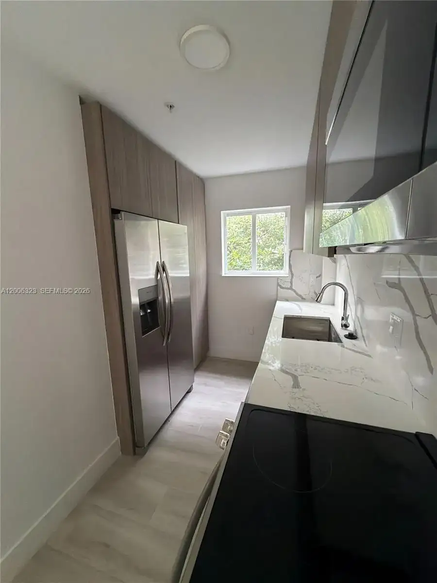 32 NW 14th Ave # 302, Miami FL 33125 photo 2