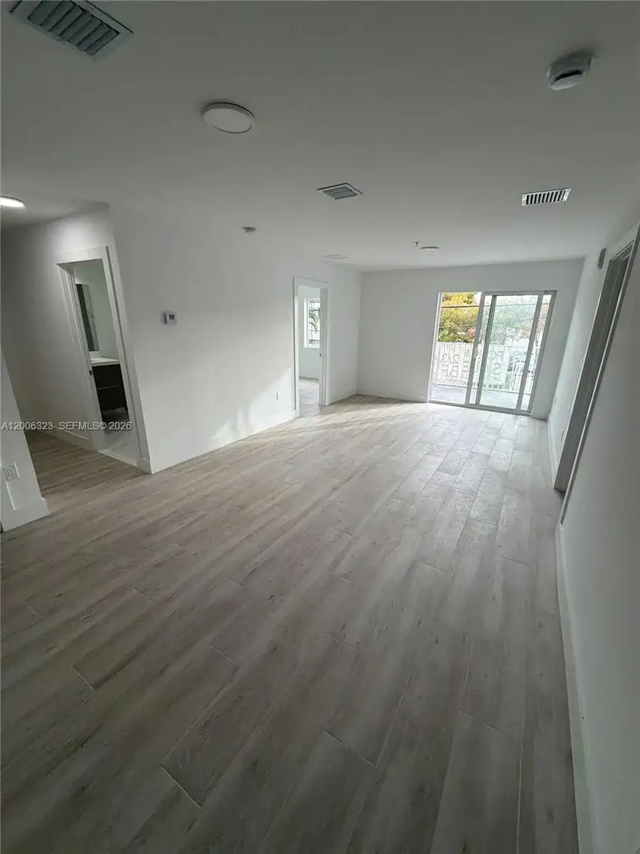 32 NW 14th Ave # 302, Miami FL 33125 photo 3