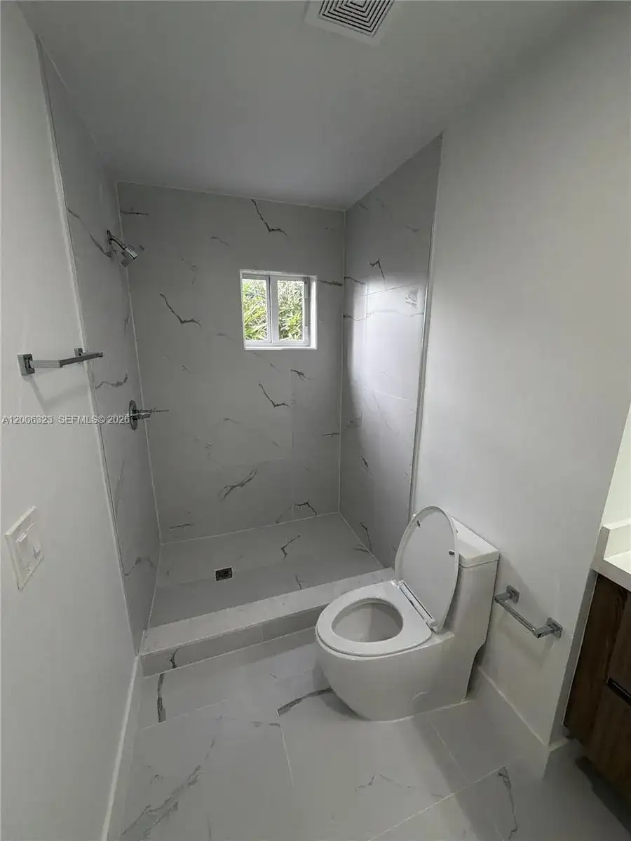 32 NW 14th Ave # 302, Miami FL 33125 photo 5