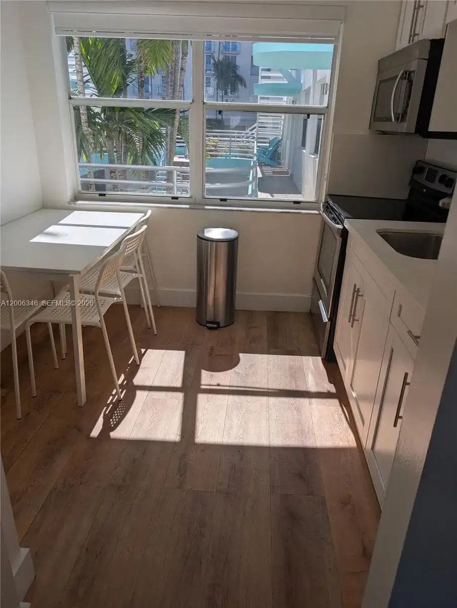 326 Wilson St # 201, Hollywood FL 33019 photo 2