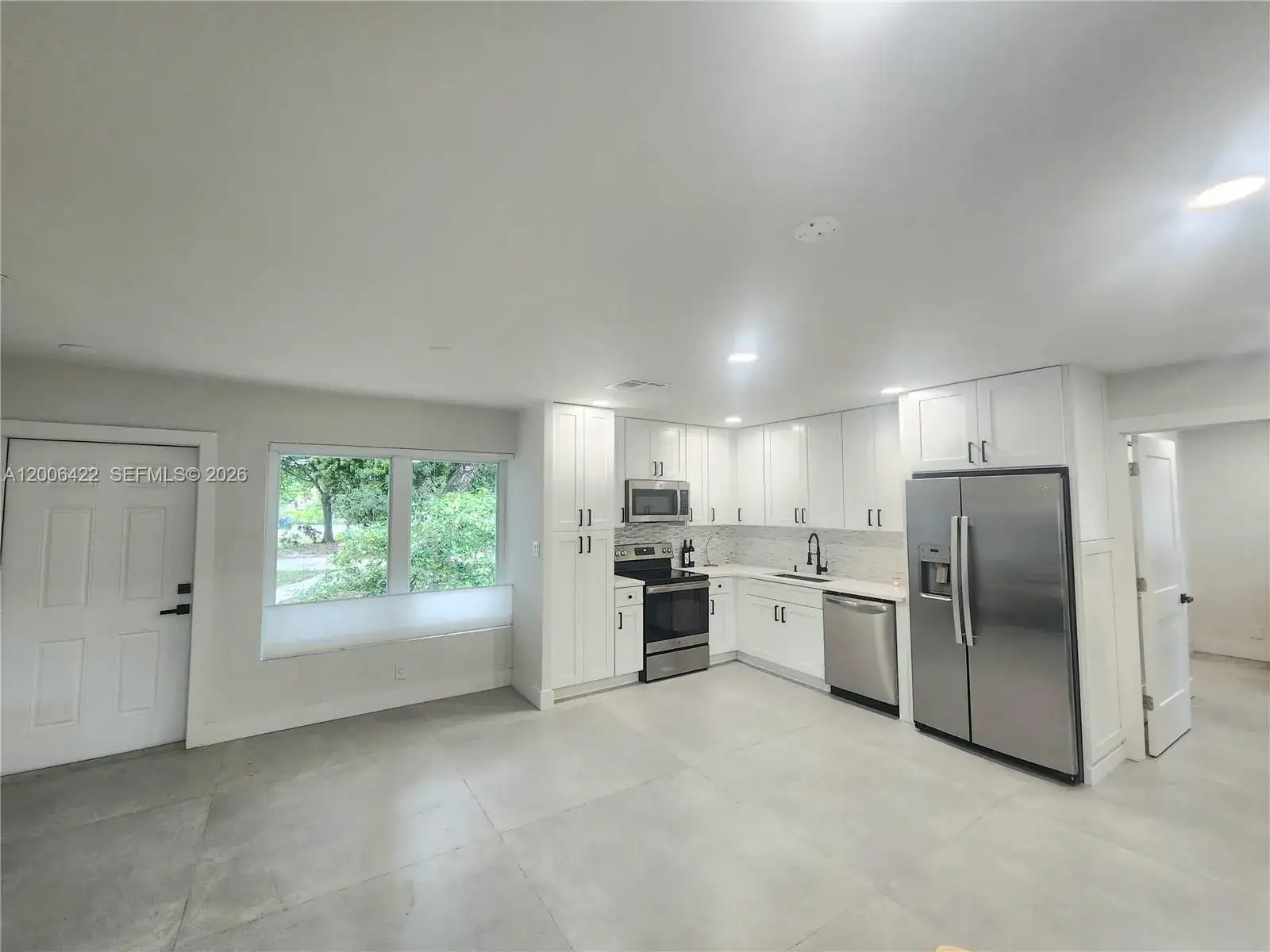 141 NE 30th St, Wilton Manors FL 33334 photo 3