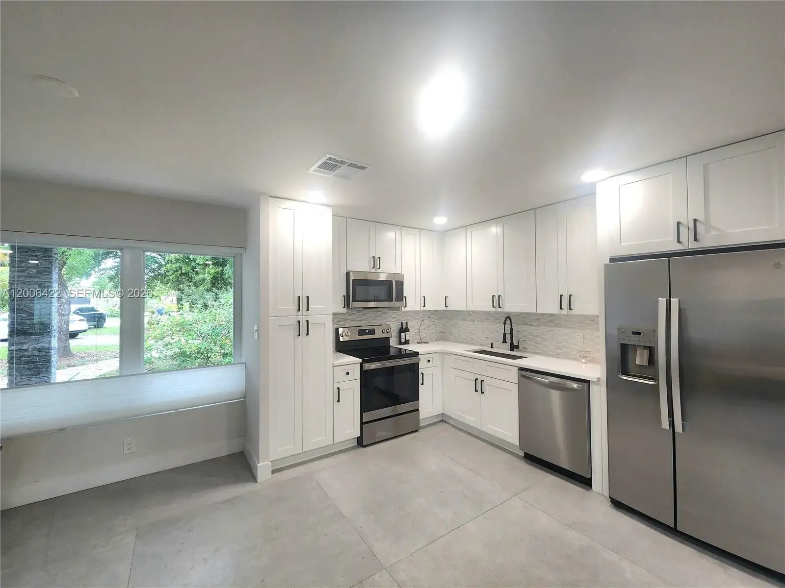 141 NE 30th St, Wilton Manors FL 33334 photo 4