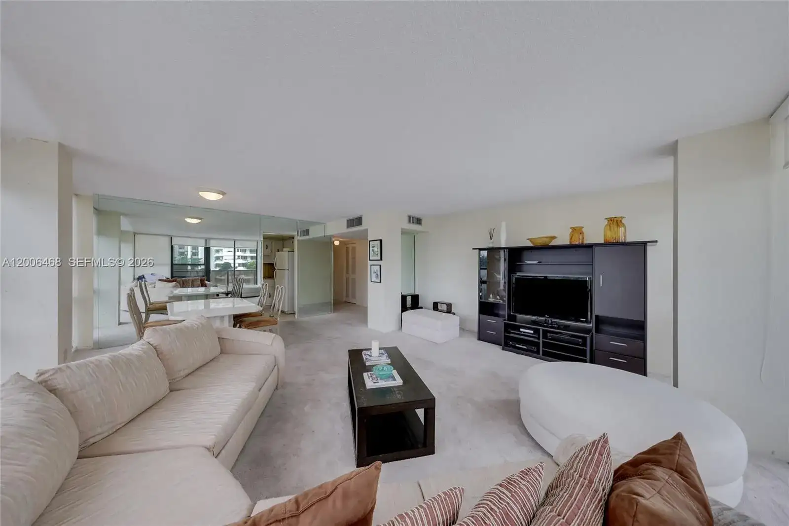 600 NE 36th St # 421, Miami FL 33137 photo 2