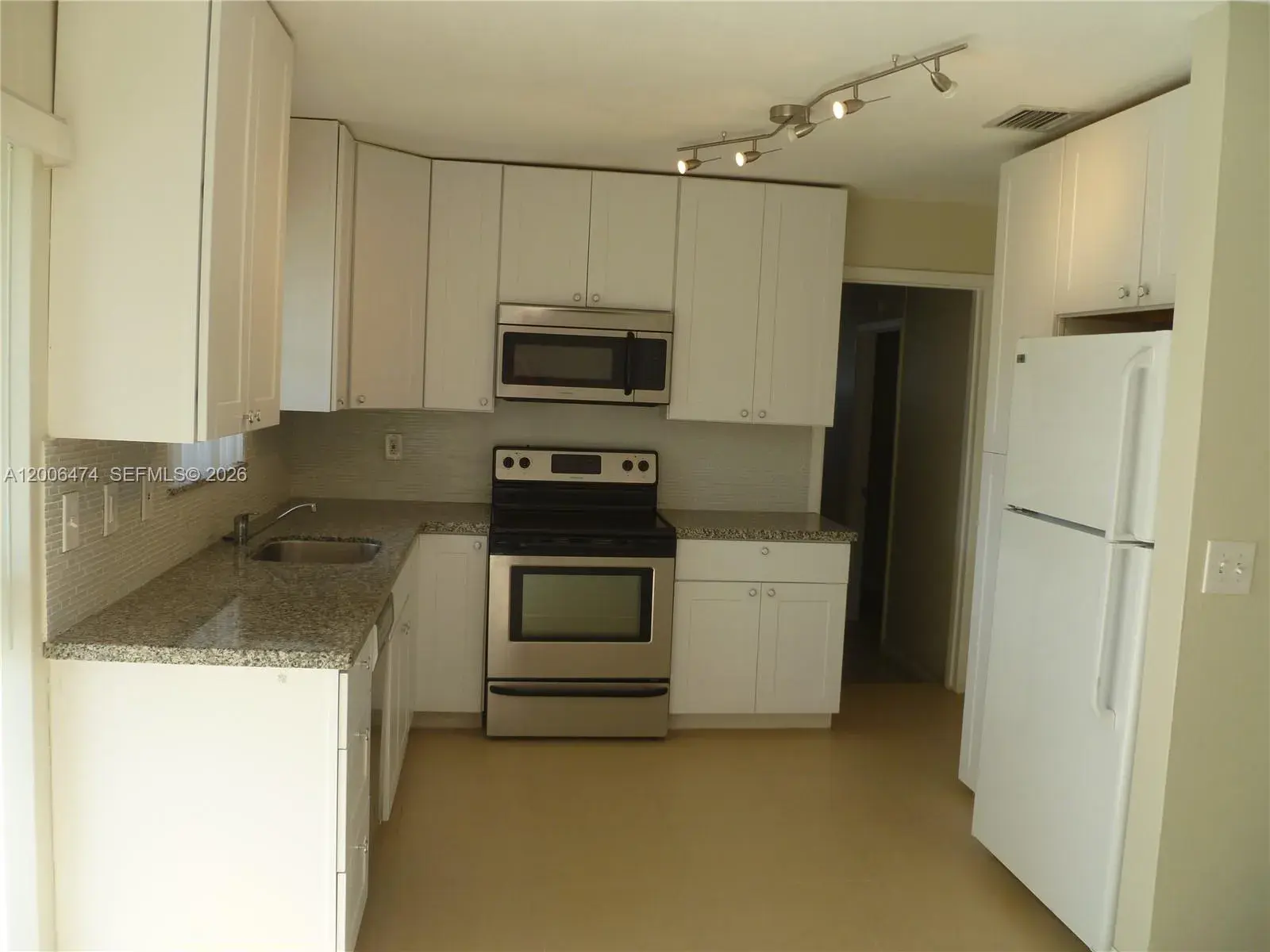 6580 Grant St, Hollywood FL 33024