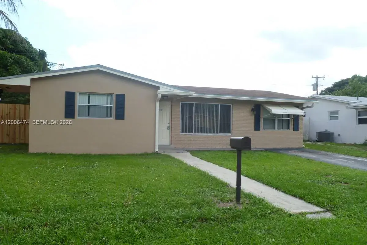 6580 Grant St, Hollywood FL 33024