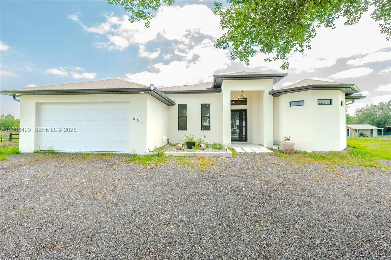 655 N Olivo ST, Clewiston FL 33440 photo 2