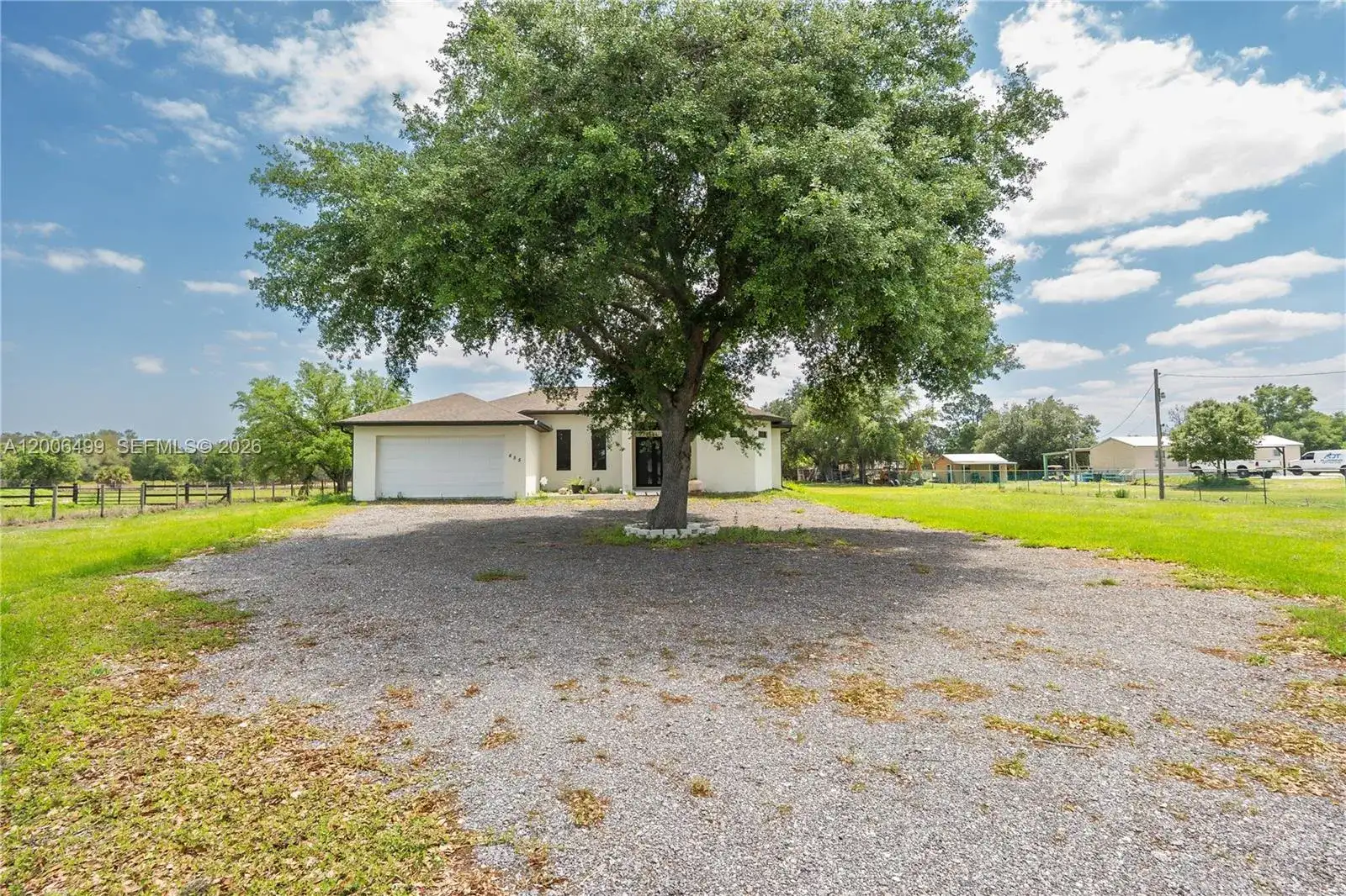 655 N Olivo ST, Clewiston FL 33440 photo 4