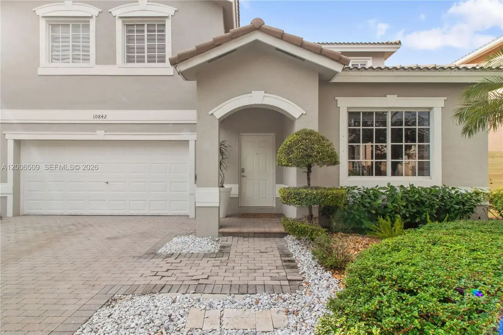 10842 NW 53rd Ln, Doral FL 33178 photo 2