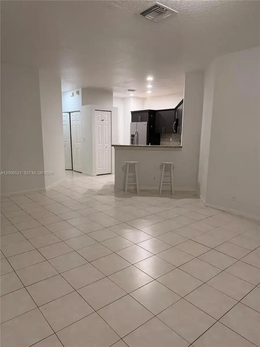 9040 NW 54th St, Sunrise FL 33351 photo 2