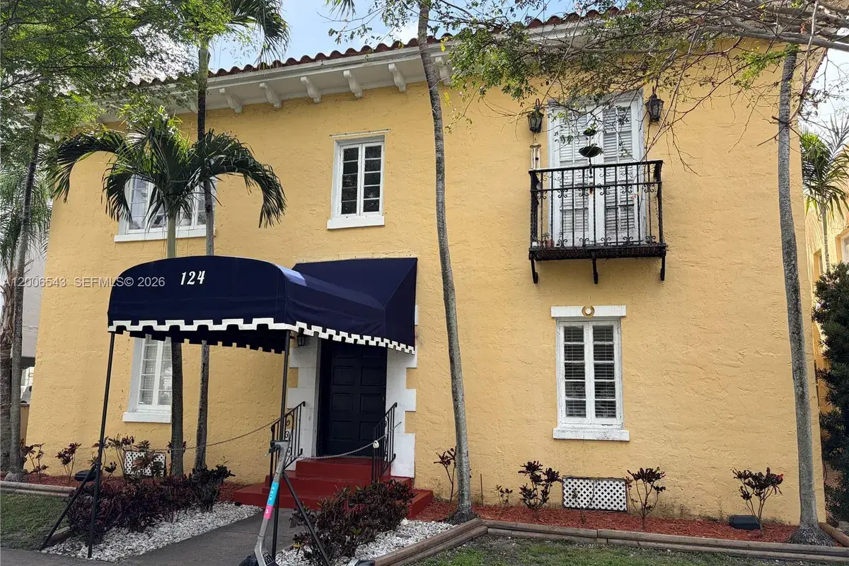124 Mendoza Ave # 2A, Coral Gables FL 33134