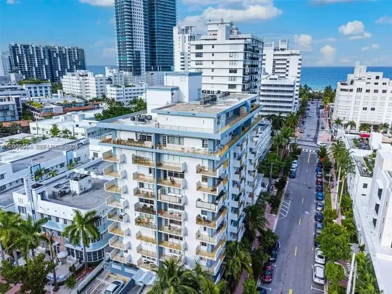 245 18th St # 305, Miami Beach FL 33139 photo 2