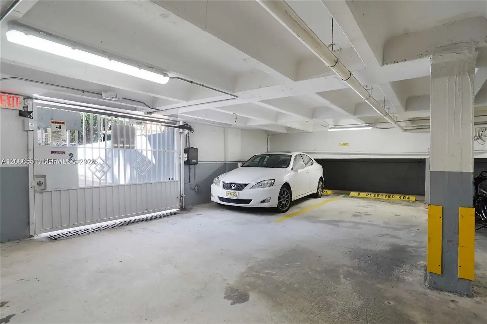 245 18th St # 305, Miami Beach FL 33139 photo 4
