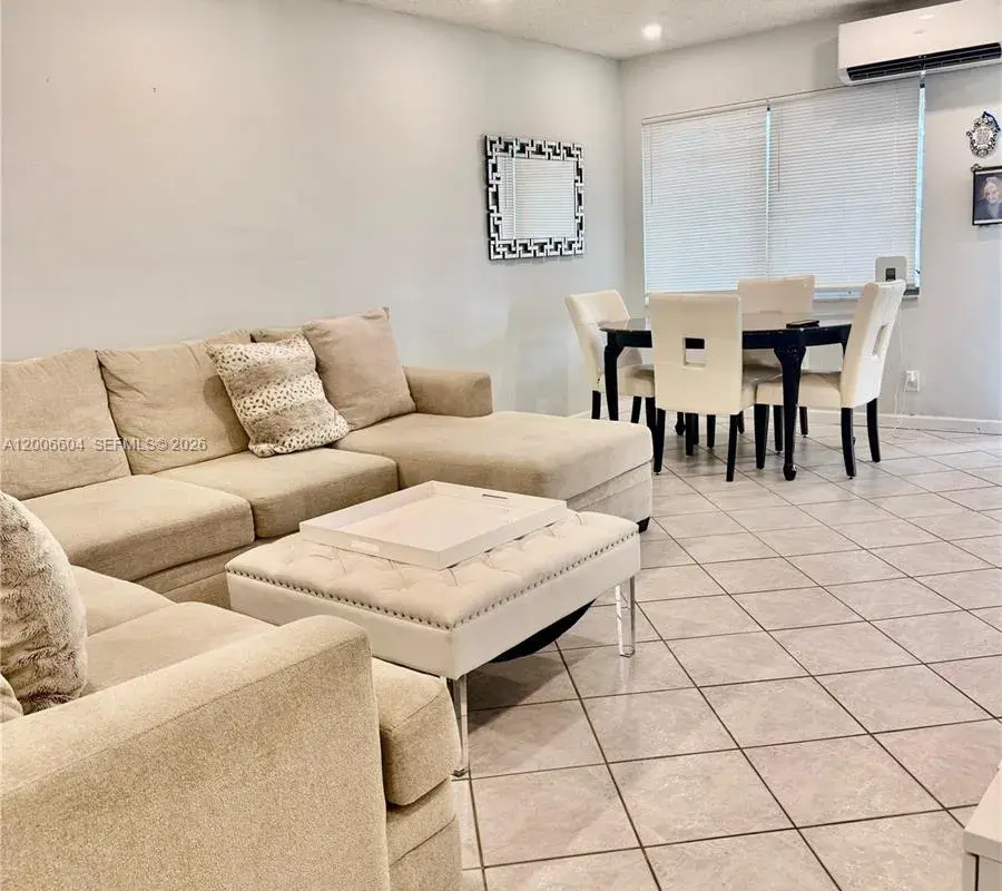 800 SW 11th Ave # 19A, Hallandale Beach FL 33009